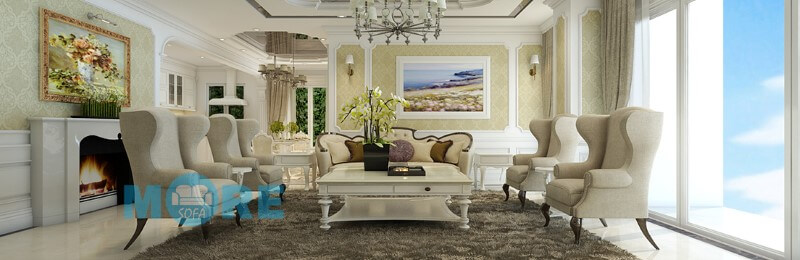 Sofa Tân cổ điển bọc nỉ màu trắng nổi bật kết hợp với các vật dụng cùng tông trong phòng tạo cảm giác phóng khoáng cho phòng khách của gia chủ Thiết kế nội thất